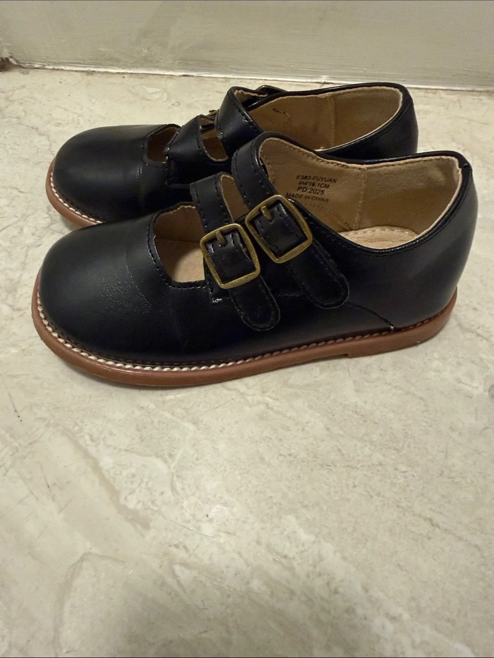 N/A comfortable black